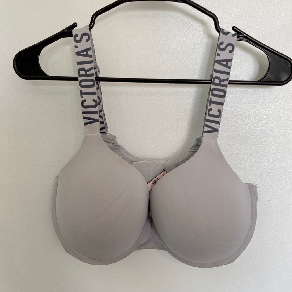 38DDD VS bra